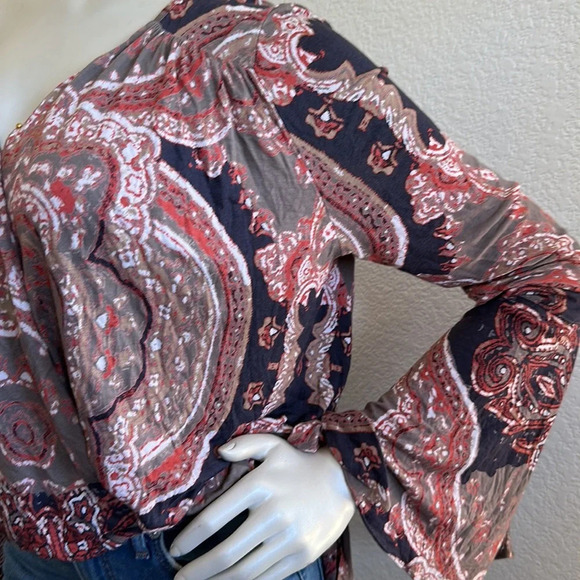 Free People Fiona boho wrap, bell sleeve top Medium - Picture 4 of 9